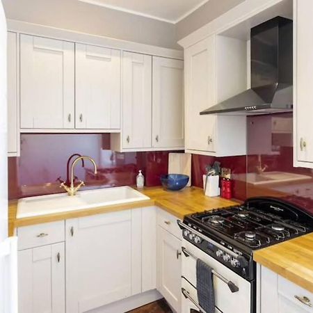 Georgian Apartment Located In The Center Of Bath. Bagian luar foto