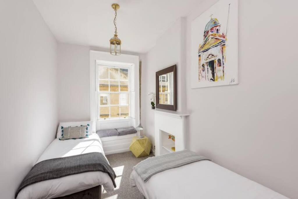Georgian Apartment Located In The Center Of Bath. Bagian luar foto