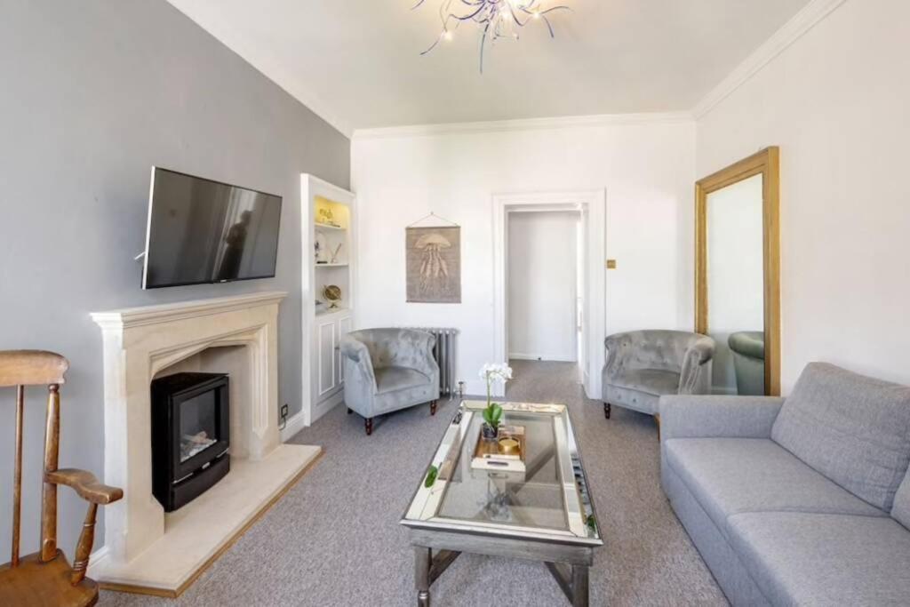 Georgian Apartment Located In The Center Of Bath. Bagian luar foto